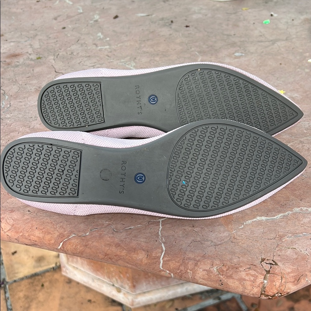 Like New Rothys Point - Picture 2 of 2